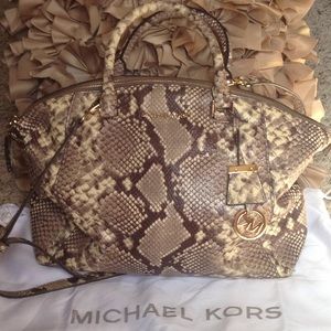 💥Authentic Michael Kors Riley Large🔥